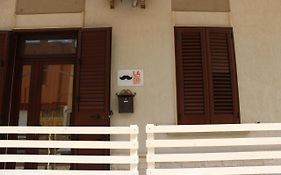 La casa coi baffi